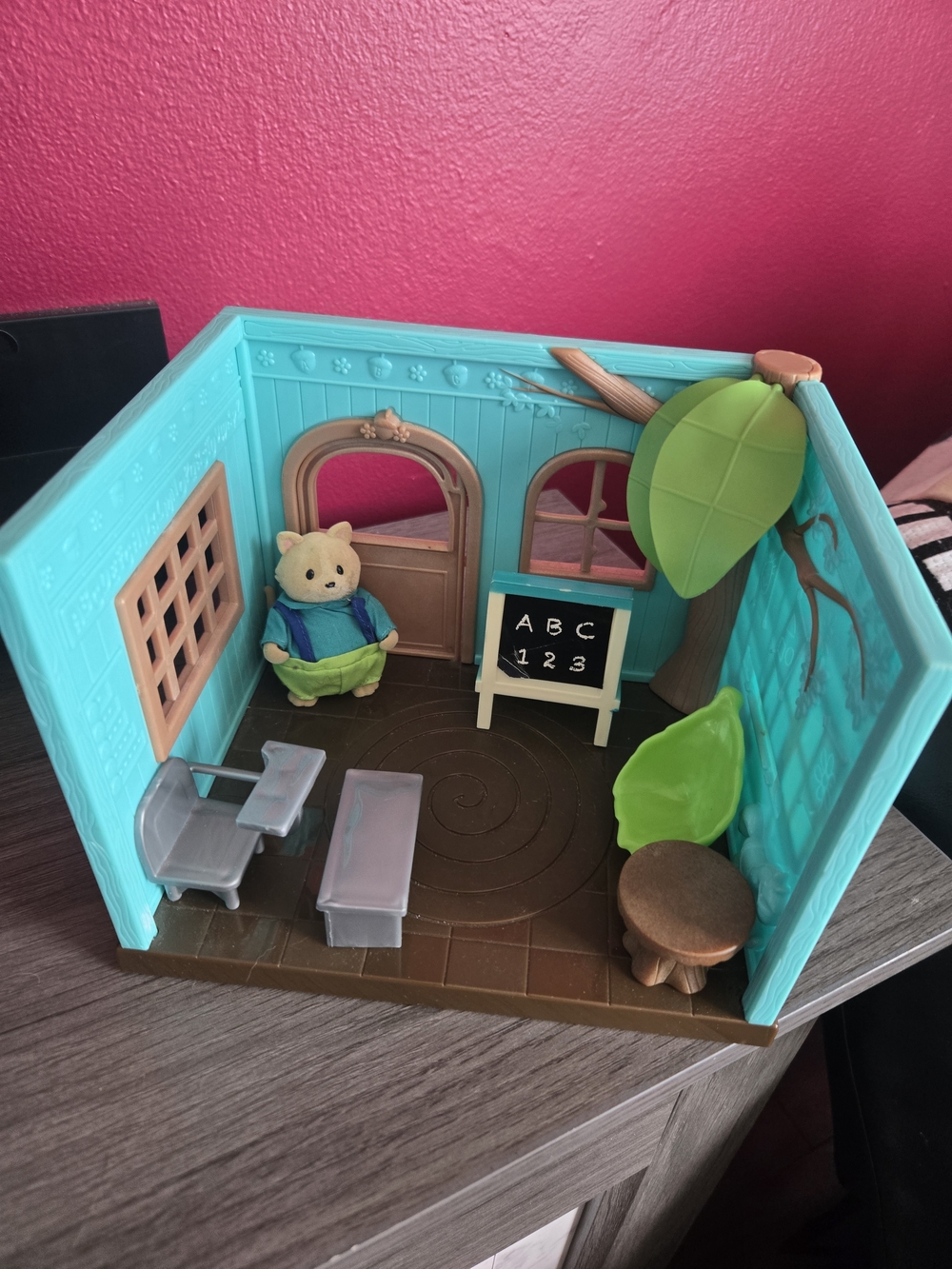 Woodland Creature Nursery School Playset with Bear Figure - Kids Toys
